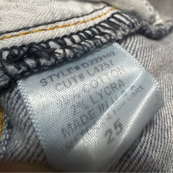 CARMAR Jean Shorts Size 25 Stone Wash Style Side Slits Y2K Bohemian Resortwear - Picture 11 of 11